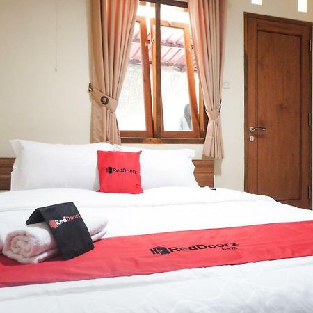 Reddoorz Syariah Near Exit Tol Malang Hotel Exterior photo