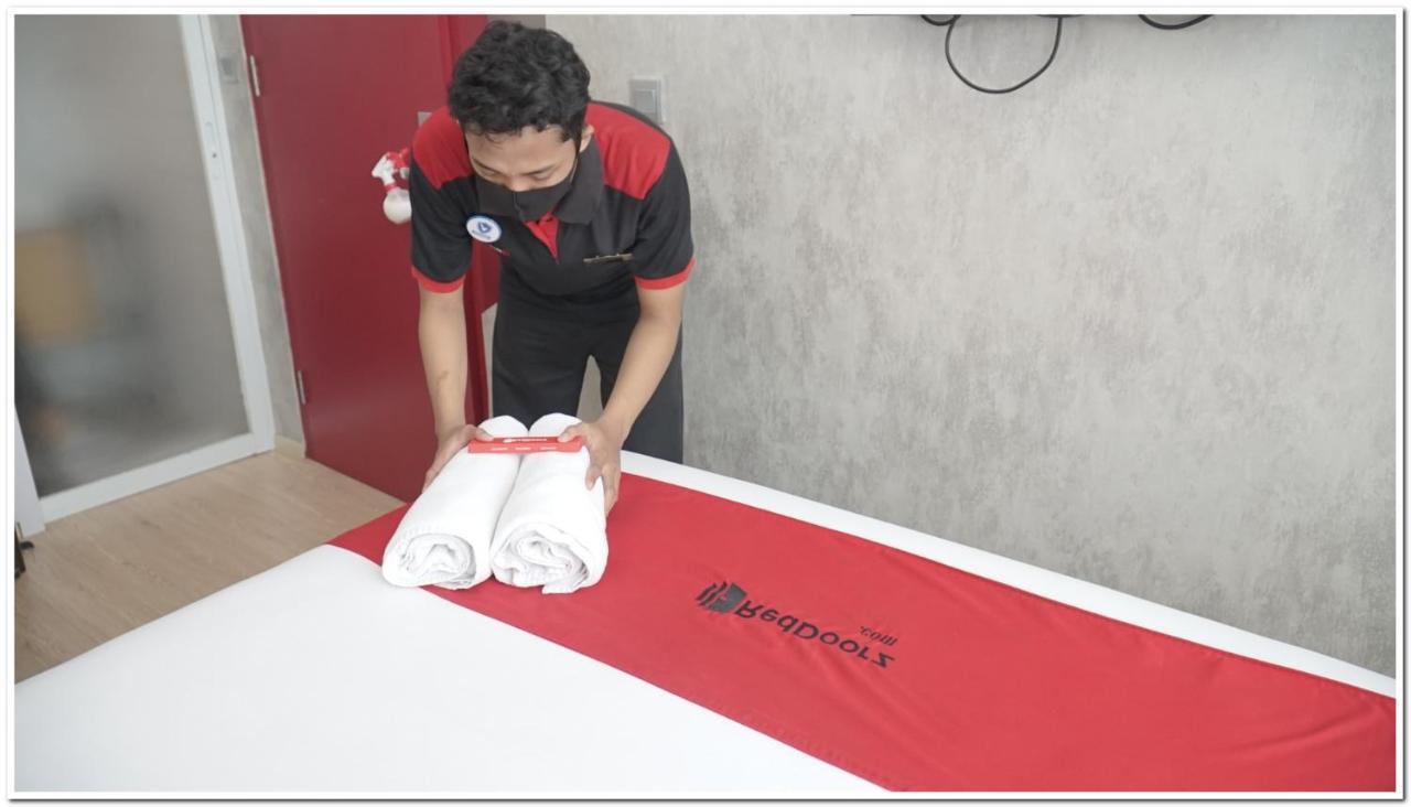 Reddoorz Syariah Near Exit Tol Malang Hotel Exterior photo