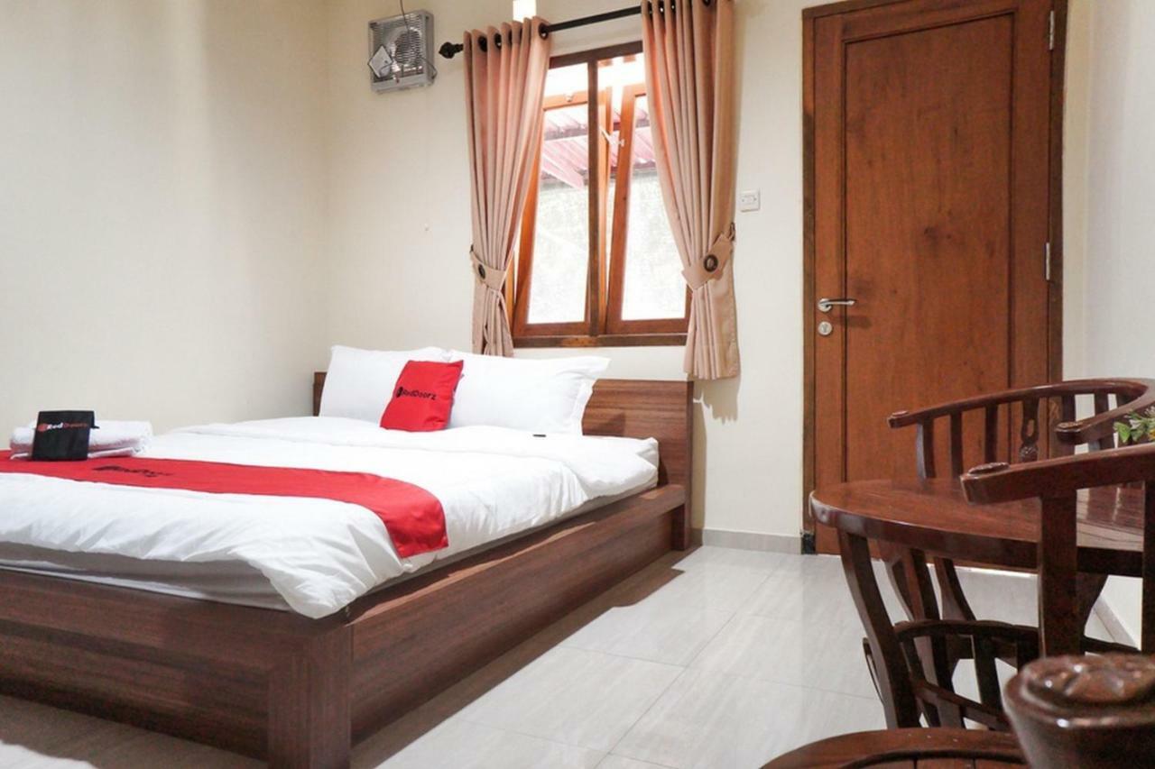 Reddoorz Syariah Near Exit Tol Malang Hotel Exterior photo